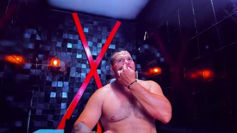 Snapshot of tyleer_scot chatting on April 2, 7:33 pm Tyleer Scot online show from April 2, 7:33 pm