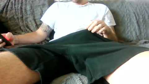 Snapshot of tyler1503857431 chatting on April 19, 12:15 pm tyler1503857431 online show from April 19, 12:15 pm