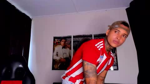 Snapshot of tyler_bell_ chatting on March 10, 2:22 pm tyler_bell_ online show from March 10, 2:22 pm