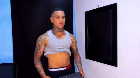 tyler_bell_ online show from May 6, 2:51 am