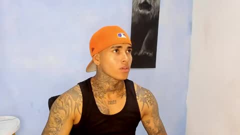tyler_bell_ online show from May 15, 3:13 am