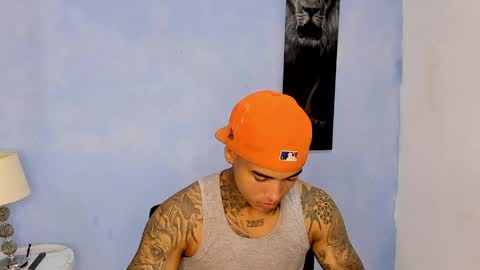 tyler_bell_ online show from May 20, 3:02 am
