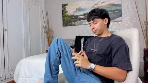 Snapshot of tyler_durtenn chatting on October 1, 2:50 am Tyler online show from October 1, 2:50 am