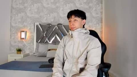 Snapshot of tyler_durtenn chatting on October 2, 2:51 am Tyler online show from October 2, 2:51 am