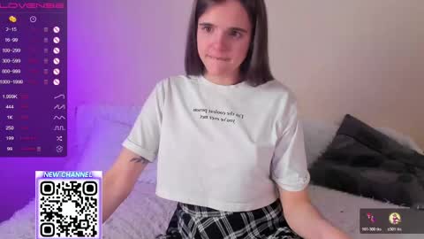 Snapshot of tyler_ema chatting on April 16, 7:58 pm Ema online show from April 16, 7:58 pm