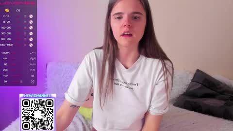 Snapshot of tyler_ema chatting on April 16, 9:39 pm Ema online show from April 16, 9:39 pm