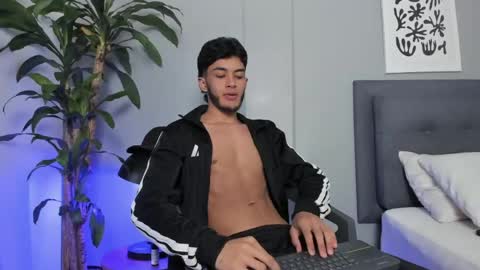 Tyler Fox online show from April 30, 9:19 pm