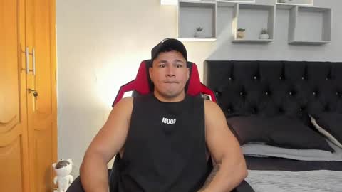 Snapshot of tyler_hank1 chatting on April 10, 10:58 pm tyler_hank1 online show from April 10, 10:58 pm