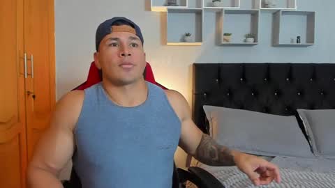 Snapshot of tyler_hank1 chatting on April 24, 8:22 pm tyler_hank1 online show from April 24, 8:22 pm