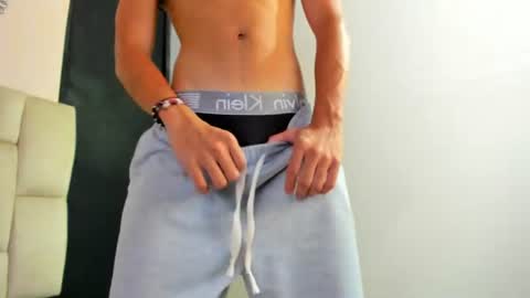 tyler_noir online show from July 6, 6:21 pm
