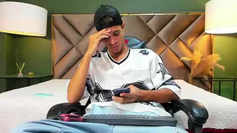 Tyler Rodriguez online show from October 9, 9:02 pm