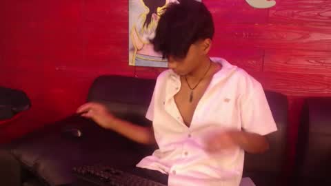 Snapshot of tyler_wolf_1 chatting on October 6, 11:29 am tyler_wolf_1 online show from October 6, 11:29 am