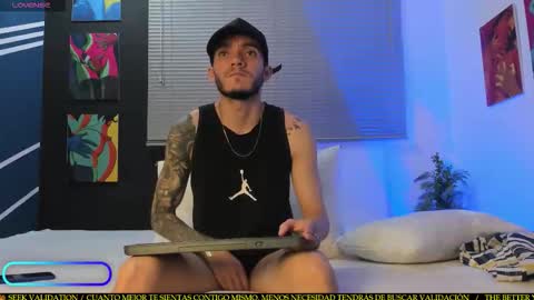 tylergiuseppe_ online show from February 4, 9:53 pm