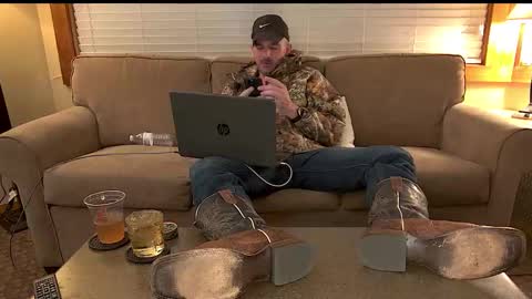 Snapshot of tylerlogan813 chatting on September 10, 4:01 am TylerLogan813 online show from September 10, 4:01 am