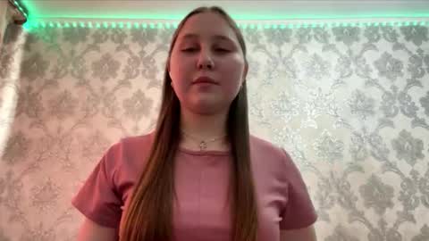 Snapshot of tylerterrano chatting on September 23, 9:23 am Hello Rose here Help me to make first 100 thumbs up 333 online show from September 23, 9:23 am