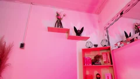 tylla__ online show from May 17, 8:49 pm