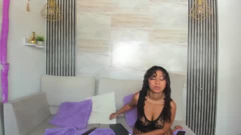 tyra_pettite online show from June 17, 7:15 pm