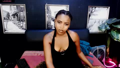 Snapshot of tyrabangz chatting on May 8, 7:46 am Tyra online show from May 8, 7:46 am