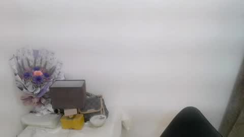 Snapshot of ube_halaya chatting on October 12, 7:18 am Rona online show from October 12, 7:18 am