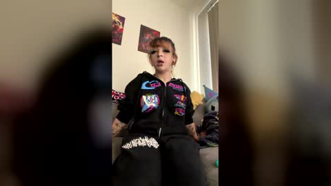 Snapshot of ubeflavoredcherry chatting on March 19, 8:24 pm ubeflavoredcherry online show from March 19, 8:24 pm