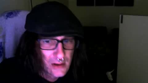 Snapshot of ucloudd chatting on December 15, 8:51 am ucloudd online show from December 15, 8:51 am