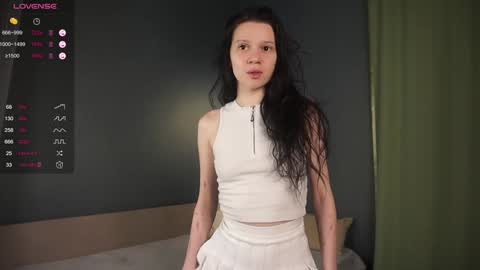 Lili online show from February 1, 8:05 pm