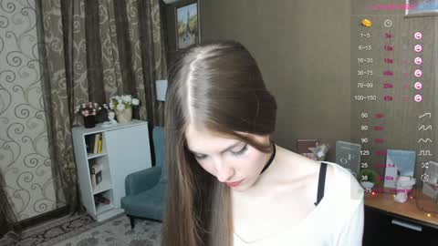 Snapshot of udeledelmoref chatting on December 26, 12:46 am Liky online show from December 26, 12:46 am