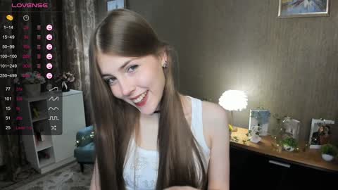 Snapshot of udeledelmoref chatting on February 8, 9:15 pm Liky online show from February 8, 9:15 pm