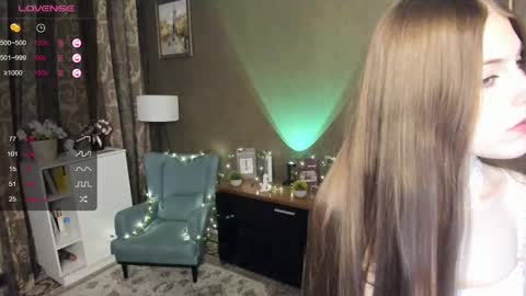 Snapshot of udeledelmoref chatting on March 9, 3:32 am Liky online show from March 9, 3:32 am