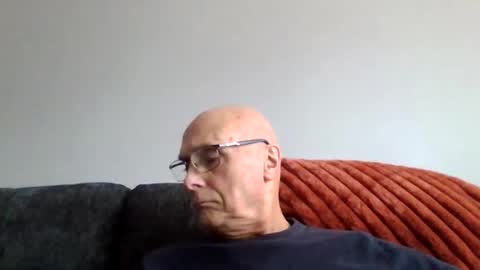 Snapshot of ukcheekychap chatting on February 16, 10:22 am Martin online show from February 16, 10:22 am