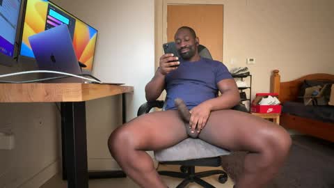 Snapshot of ukchocolate chatting on April 25, 9:56 am UKchocolate- FREE OFlinks in bio - online show from April 25, 9:56 am
