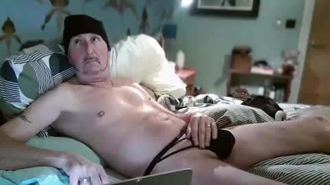 Snapshot of ukcock2016 chatting on February 18, 6:42 am Adam online show from February 18, 6:42 am