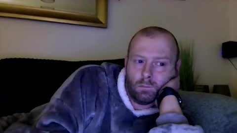 Snapshot of ukmatty3 chatting on December 18, 6:14 pm ukmatty3 online show from December 18, 6:14 pm