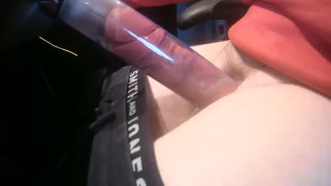 Snapshot of ukpumper chatting on January 27, 2:13 pm ukpumper online show from January 27, 2:13 pm