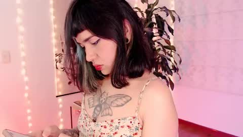 Snapshot of ulala_martina chatting on March 1, 10:34 pm Martina online show from March 1, 10:34 pm