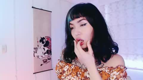 Snapshot of ulala_martina chatting on May 24, 10:04 pm Martina online show from May 24, 10:04 pm