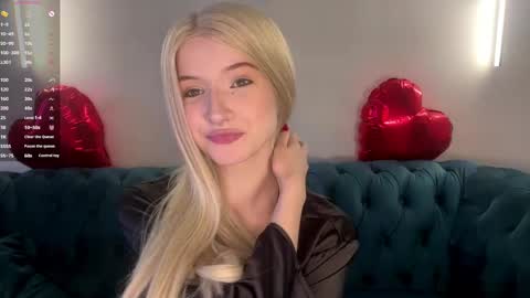 Vikki online show from May 3, 3:07 pm