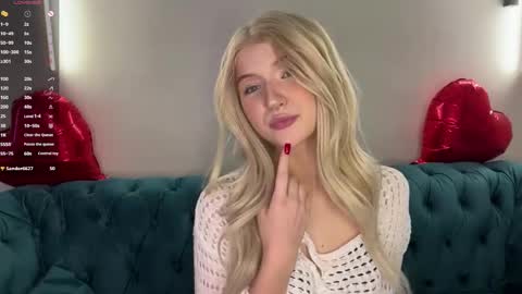 Vikki online show from May 15, 3:19 pm