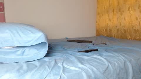 Felipe  model independent online show from January 5, 1:58 pm