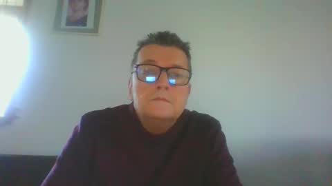 Snapshot of ulmeni4 chatting on December 26, 10:48 am ulmeni4 online show from December 26, 10:48 am