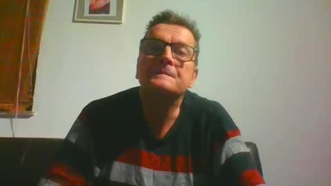 Snapshot of ulmeni4 chatting on January 3, 6:46 pm ulmeni4 online show from January 3, 6:46 pm