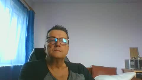 Snapshot of ulmeni4 chatting on January 7, 7:42 am ulmeni4 online show from January 7, 7:42 am