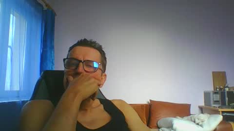 Snapshot of ulmeni4 chatting on January 7, 12:20 pm ulmeni4 online show from January 7, 12:20 pm