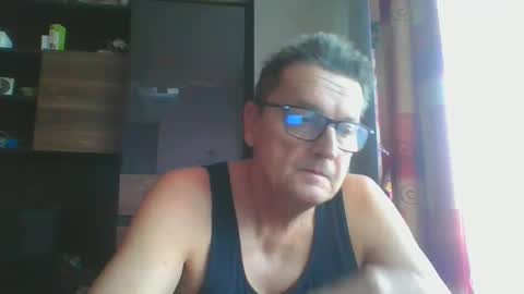 Snapshot of ulmeni4 chatting on January 8, 9:00 am ulmeni4 online show from January 8, 9:00 am