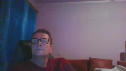 Snapshot of ulmeni4 chatting on January 10, 5:45 pm ulmeni4 online show from January 10, 5:45 pm
