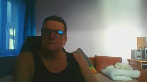 Snapshot of ulmeni4 chatting on January 12, 1:37 pm ulmeni4 online show from January 12, 1:37 pm
