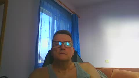 Snapshot of ulmeni4 chatting on January 16, 12:09 pm ulmeni4 online show from January 16, 12:09 pm