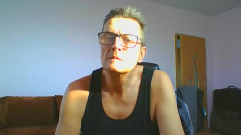 ulmeni4 online show from December 3, 8:23 am