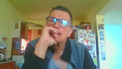 ulmeni4 online show from March 20, 8:30 am