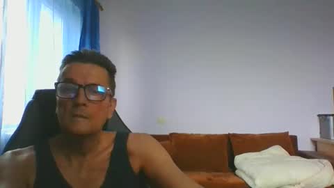 Snapshot of ulmeni7 chatting on November 29, 8:50 am ulmeni7 online show from November 29, 8:50 am